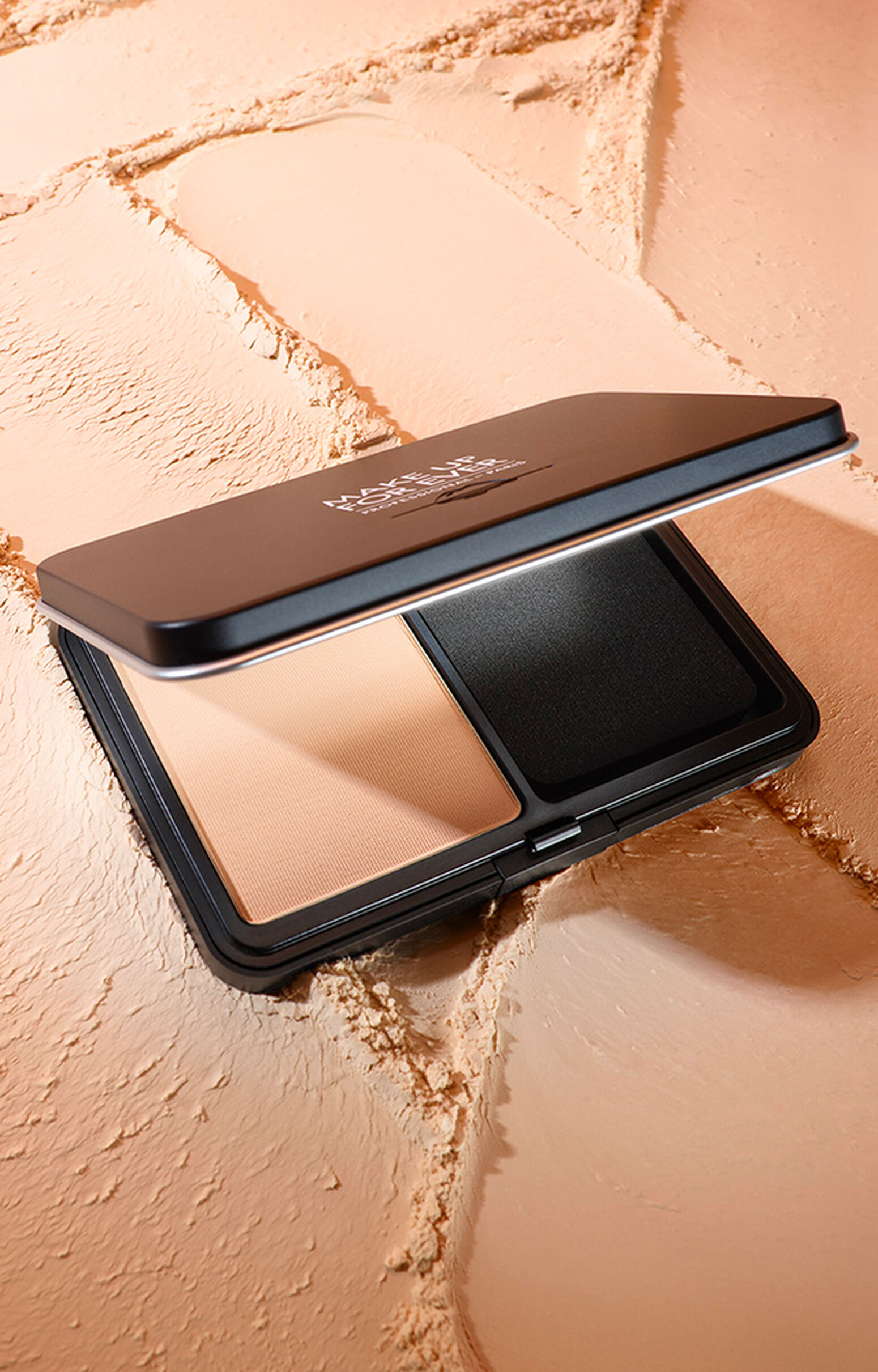 Matte velvet skin compact